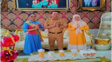 Wabup H.Husni Tamrin,S.H. dan Istri, Hj. Rohani Tamrin, S.E., Dukung Penuh Wahyu Trinanda Puteri Menuju Grand Final Duta Pariwisata Riau 2026