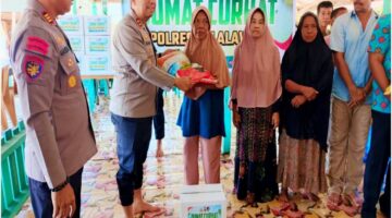 Kapolres Pelalawan Gelar Jumat Curhat di Pesisir Sungai Kualo: Tampung Curhatan Warga soal Keamanan dan Lampu Jalan